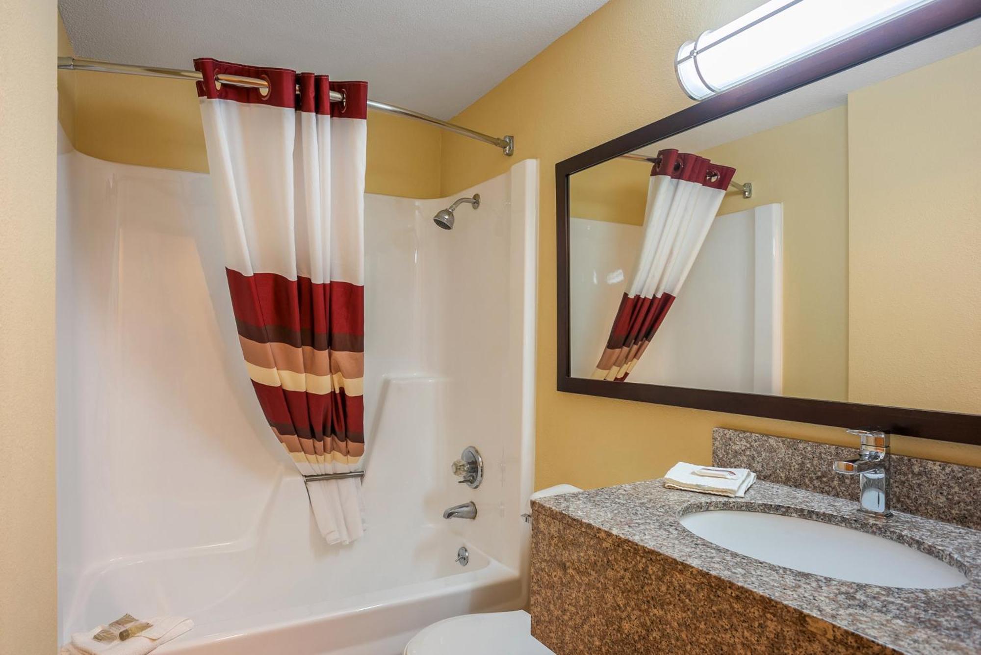 Red Roof Inn Де-Мойн Экстерьер фото